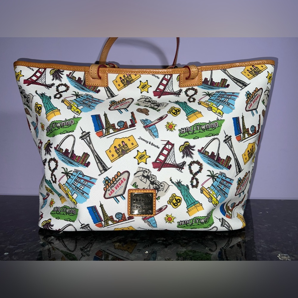 HTF Sold Out Dooney & Bourke Americana Landmark Tote - Picture 3 of 12